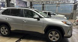 Toyota RAV4 2023 года за 17 500 000 тг. в Алматы – фото 3