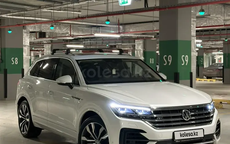 Volkswagen Touareg 2019 года за 33 000 000 тг. в Астана