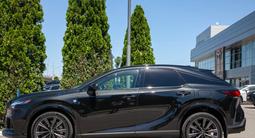 Lexus RX 500h F Sport+ 2023 года за 34 990 000 тг. в Алматы – фото 3