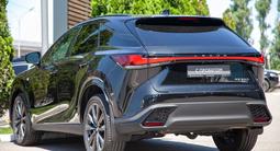 Lexus RX 500h F Sport+ 2023 года за 34 990 000 тг. в Алматы – фото 4