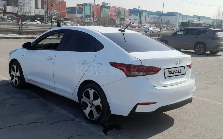 Hyundai Accent 2018 годаfor4 000 000 тг. в Алматы