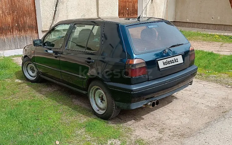 Volkswagen Golf 1996 годаүшін1 600 000 тг. в Уральск