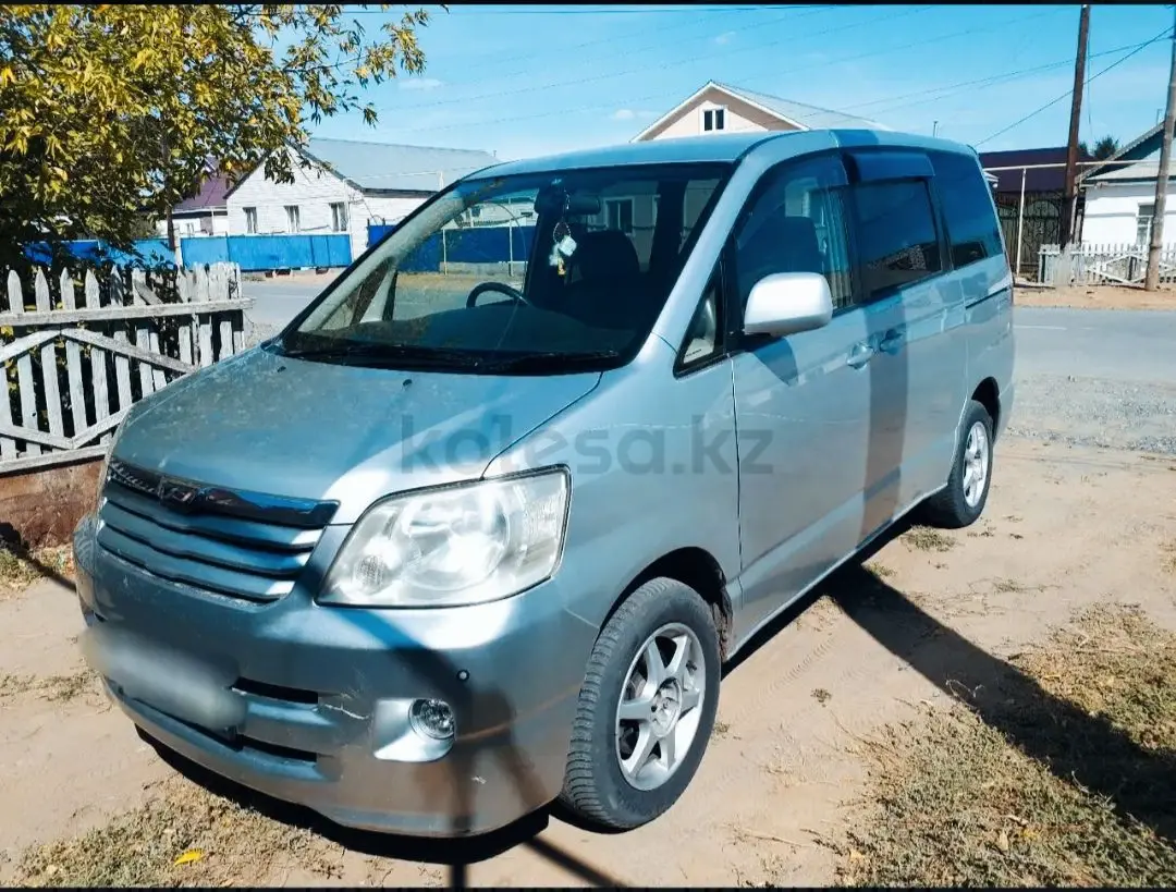 Toyota Noah, 2002
