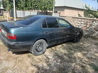 Toyota Carina E