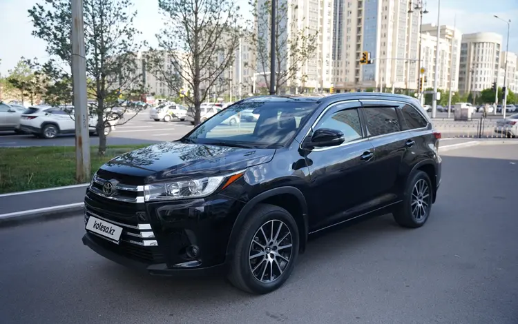 Toyota Highlander 2017 года за 17 800 000 тг. в Алматы