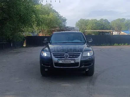 Volkswagen Touareg 2008 года за 7 200 000 тг. в Алматы