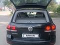 Volkswagen Touareg 2008 года за 7 200 000 тг. в Алматы – фото 14