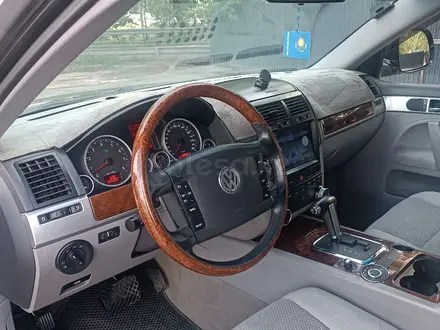 Volkswagen Touareg 2008 года за 7 200 000 тг. в Алматы – фото 20