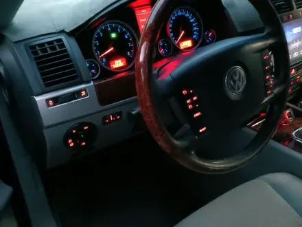 Volkswagen Touareg 2008 года за 7 200 000 тг. в Алматы – фото 33