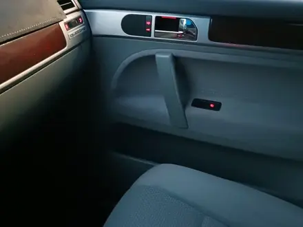 Volkswagen Touareg 2008 года за 7 200 000 тг. в Алматы – фото 35
