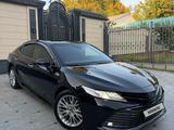 Toyota Camry 2021 года за 13 000 000 тг. в Шымкент – фото 2