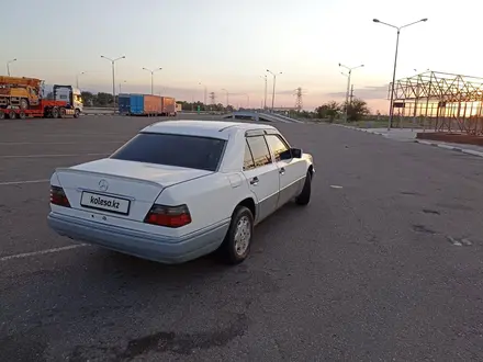 Mercedes-Benz E 220 1995 года за 2 100 000 тг. в Алматы – фото 3