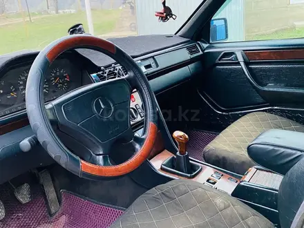 Mercedes-Benz E 220 1995 года за 2 100 000 тг. в Алматы – фото 5