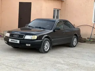 Audi 100