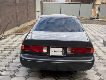Toyota Camry 2000 года за 3 400 000 тг. в Актобе – фото 8