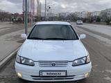 Toyota Camry 1998 годаfor3 500 000 тг. в Жанаозен – фото 2