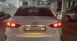 Hyundai Accent 2021 года за 7 300 000 тг. в Астана – фото 3