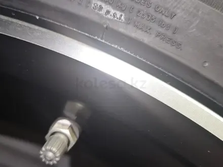 Диски с резиной Pirelli Scorpion Ice Zero 2 новые с датчиком давления. за 1 600 000 тг. в Астана – фото 12