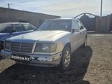Mercedes-Benz E 200 1989 года за 750 000 тг. в Жезказган – фото 2
