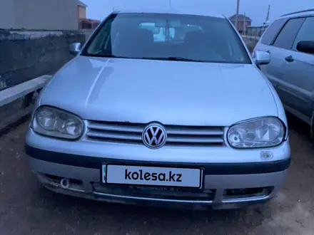 Volkswagen Golf 2001 года за 2 700 000 тг. в Астана – фото 2