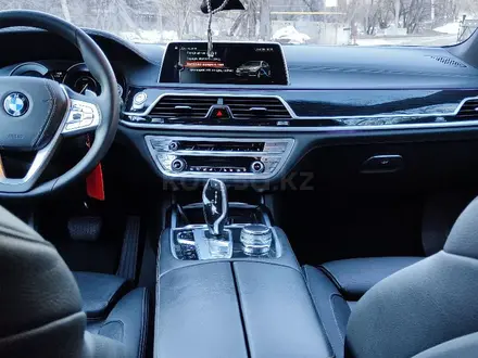 BMW 740 2017 года за 22 000 000 тг. в Алматы – фото 27