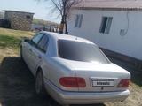 Mercedes-Benz E 200 1996 годаүшін2 500 000 тг. в Уральск – фото 2