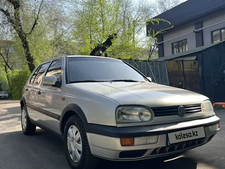 Volkswagen Golf 1995 года за 2 000 000 тг. в Алматы