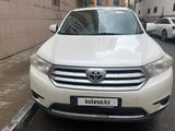 Toyota Highlander 2013 года за 8 200 000 тг. в Астана