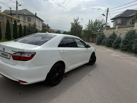 Toyota Camry 2017 года за 10 200 000 тг. в Алматы – фото 4