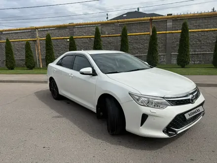 Toyota Camry 2017 года за 10 200 000 тг. в Алматы – фото 2