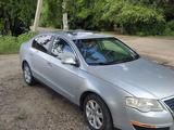 Volkswagen Passat 2005 годаfor2 850 000 тг. в Усть-Каменогорск – фото 2