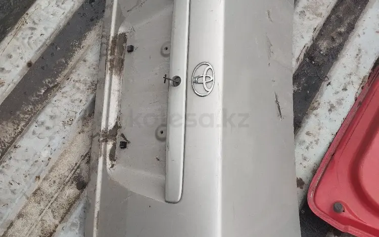Крышку багажника Toyota Sprinter за 35 000 тг. в Алматы