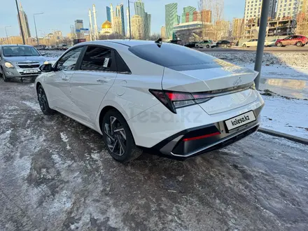Hyundai Elantra 2023 года за 9 050 000 тг. в Астана – фото 2