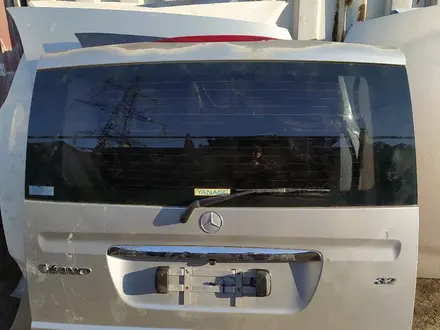 Крышка багажника MB Viano за 150 000 тг. в Алматы