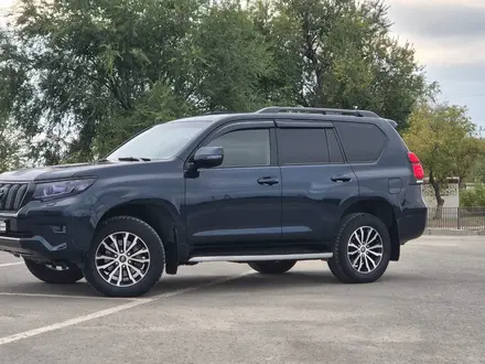 Toyota Land Cruiser Prado 2017 года за 22 000 000 тг. в Актобе – фото 3