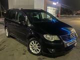 Volkswagen Touran 2007 года за 4 000 000 тг. в Сатпаев – фото 3