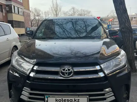 Toyota Highlander 2015 года за 15 700 000 тг. в Алматы