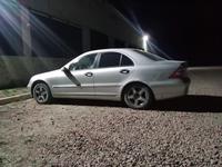 Mercedes-Benz C 200 2001 года за 3 200 000 тг. в Астана