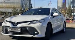 Toyota Camry 2018 года за 15 300 000 тг. в Тараз – фото 2