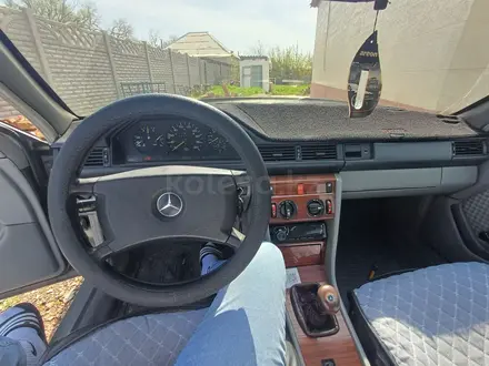 Mercedes-Benz E 250 1988 года за 820 000 тг. в Тараз – фото 2