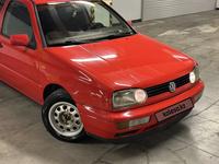 Volkswagen Golf 1997 года за 1 900 000 тг. в Алматы