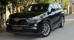 Toyota Highlander 2022 года за 27 000 000 тг. в Караганда – фото 2