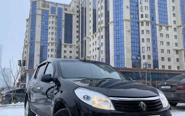 Renault Sandero 2013 годаүшін3 650 000 тг. в Астана