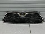 TOYOTA HIGHLANDER решетка за 40 000 тг. в Алматы