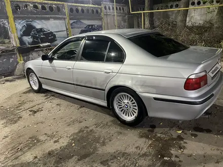 BMW 523 1998 года за 3 100 000 тг. в Алматы