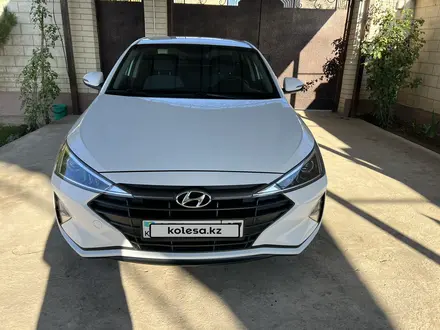 Hyundai Elantra 2019 года за 8 200 000 тг. в Шымкент – фото 2