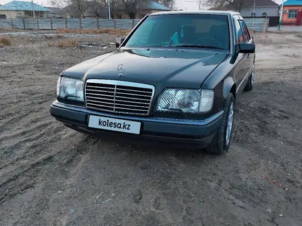 Mercedes-Benz E 230 1992 года за 1 750 000 тг. в Кызылорда – фото 2