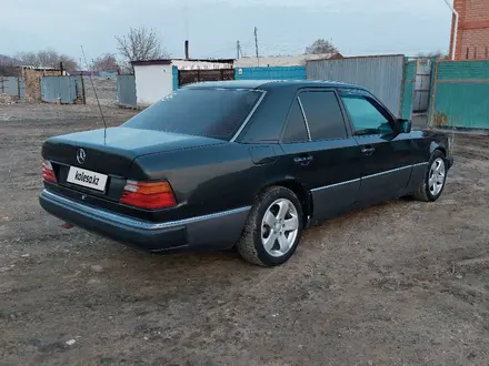 Mercedes-Benz E 230 1992 года за 1 750 000 тг. в Кызылорда – фото 5
