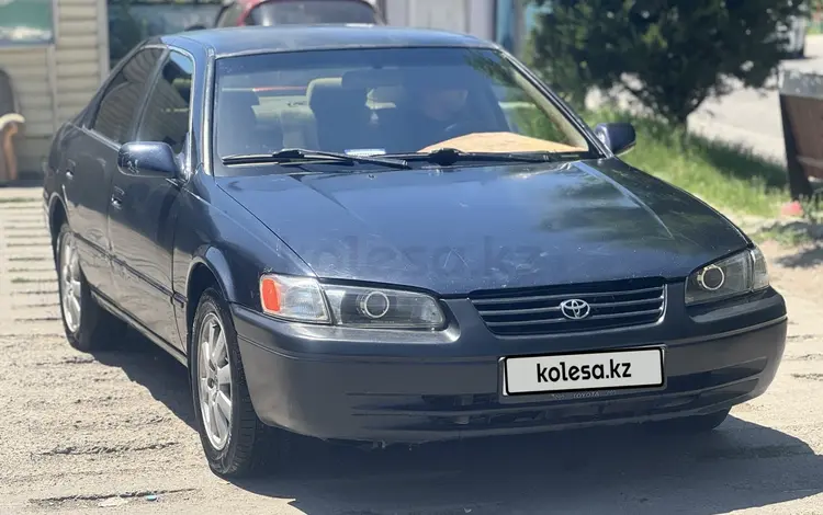 Toyota Camry 1998 годаүшін2 250 000 тг. в Алматы