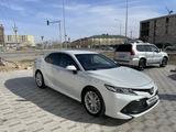 Toyota Camry 2019 года за 12 500 000 тг. в Актау – фото 2